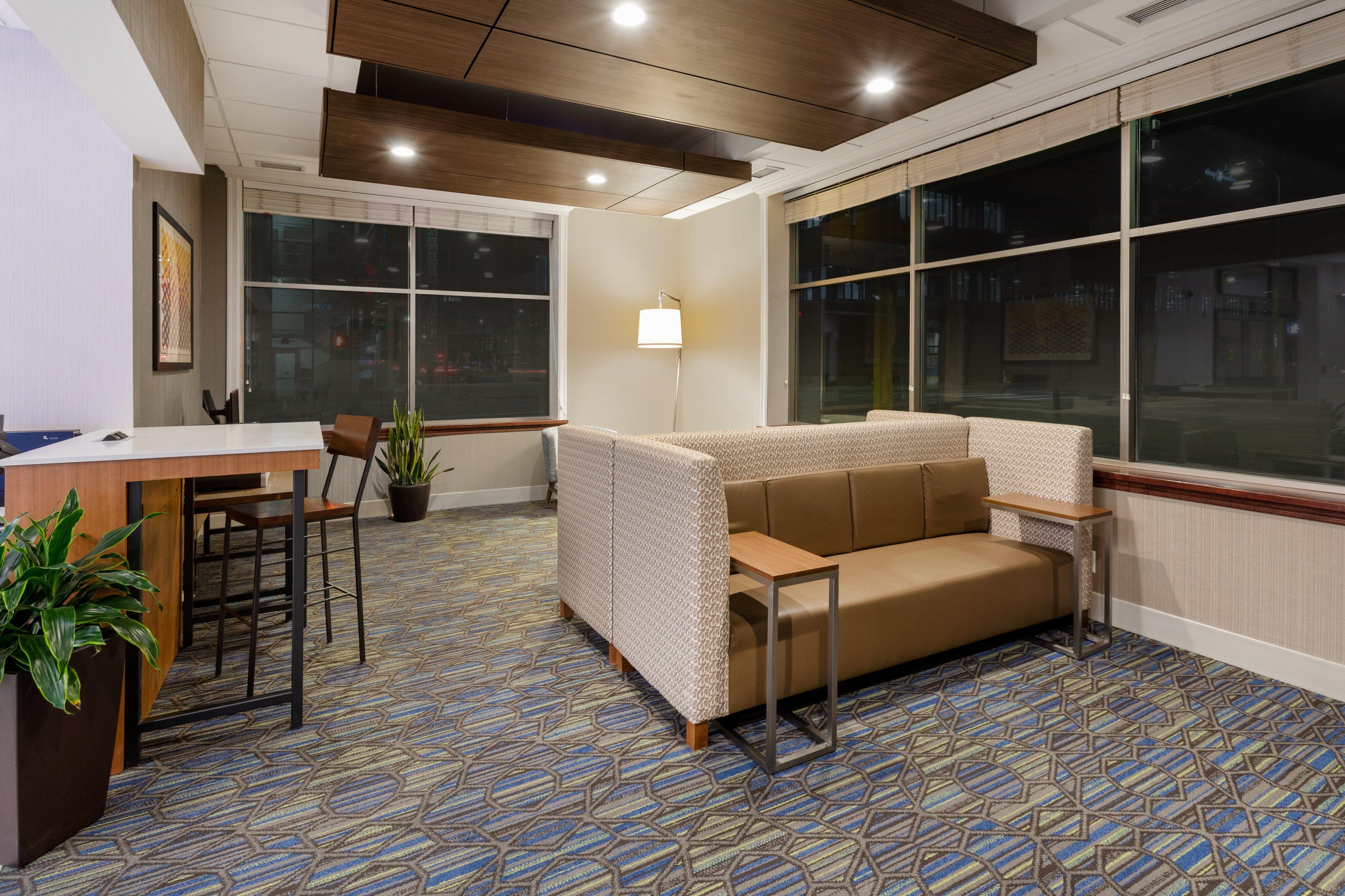 Holiday Inn Express Hotel & Suites Minneapolis-Downtown Convention Center By Ihg Exterior foto