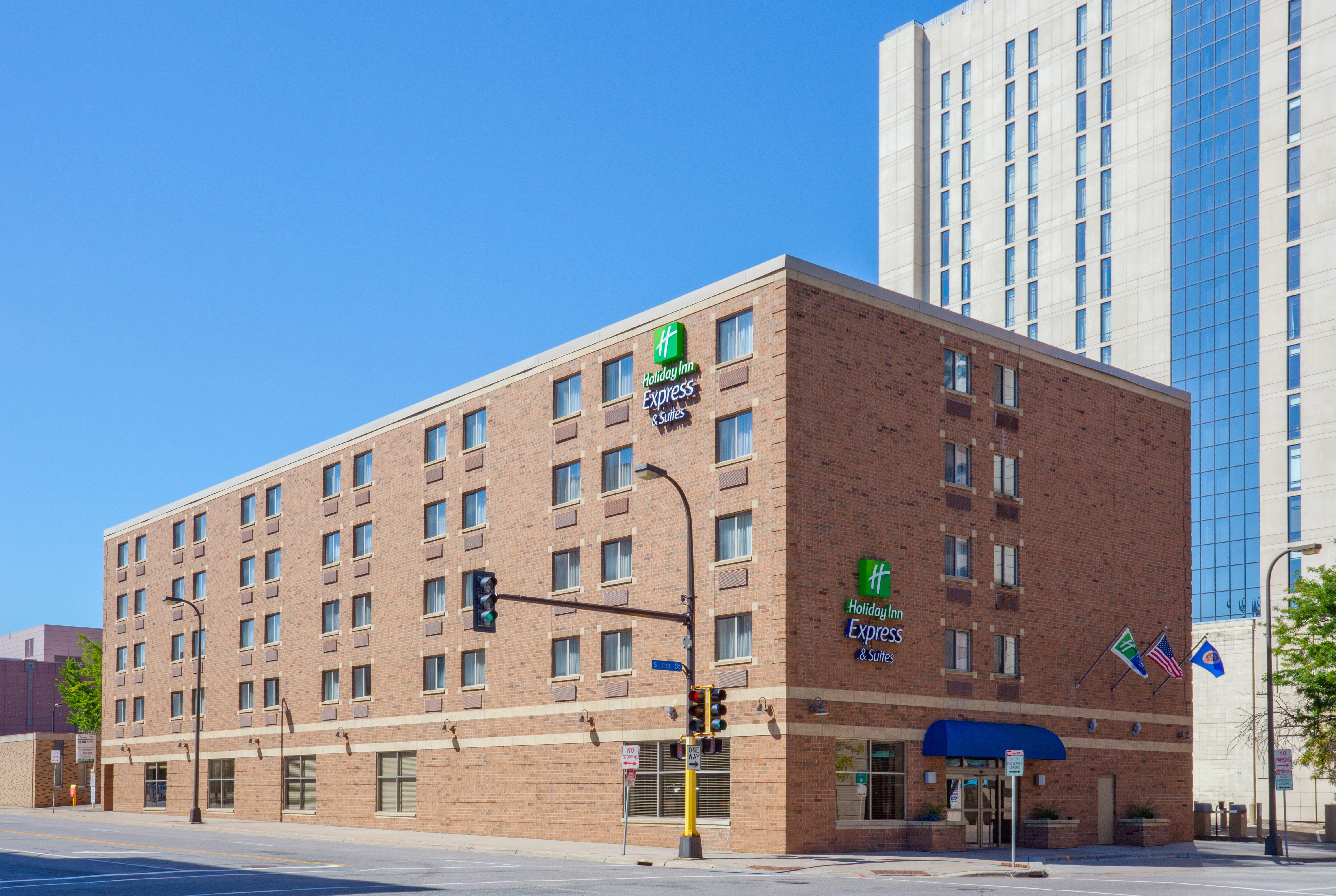 Holiday Inn Express Hotel & Suites Minneapolis-Downtown Convention Center By Ihg Exterior foto