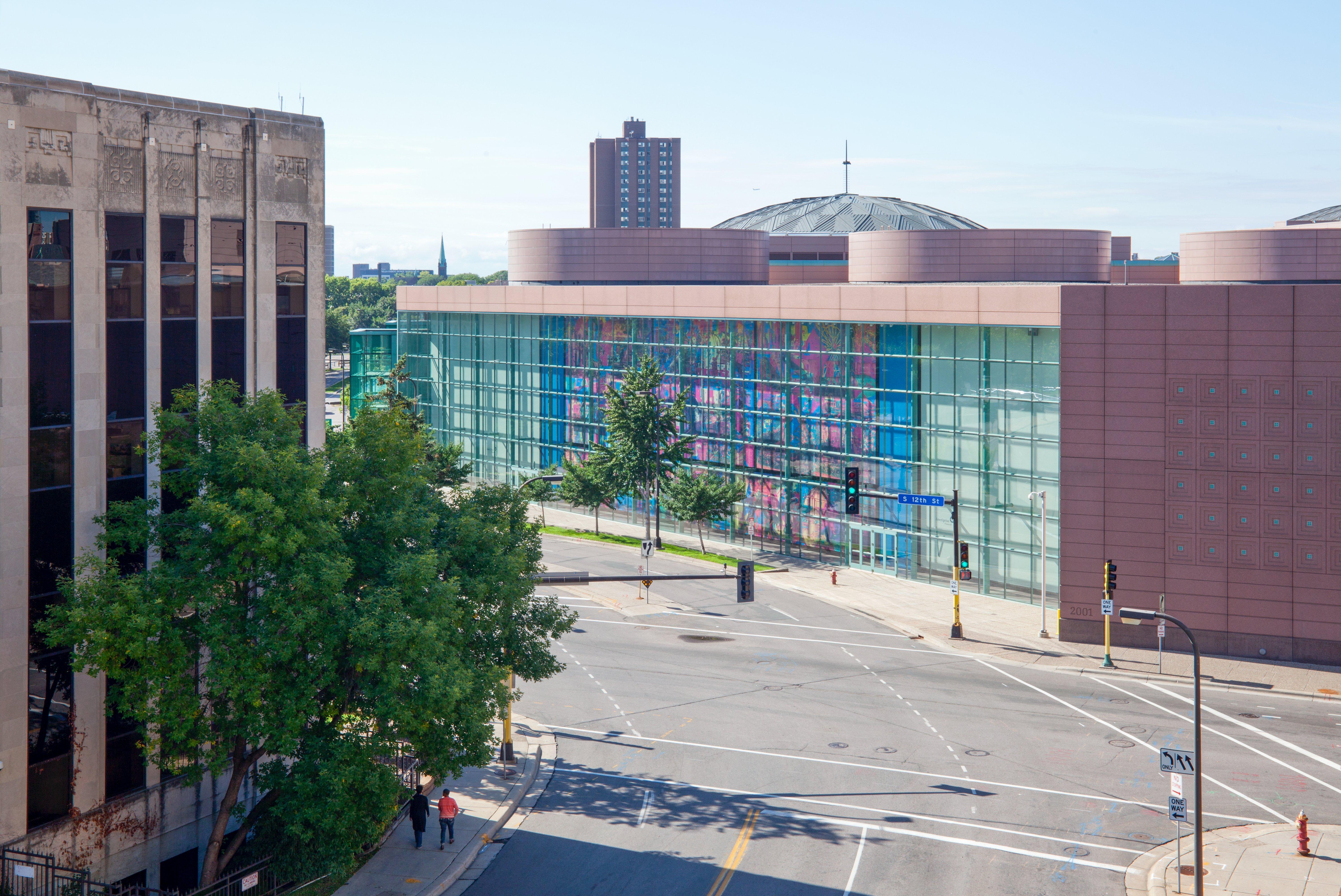 Holiday Inn Express Hotel & Suites Minneapolis-Downtown Convention Center By Ihg Exterior foto